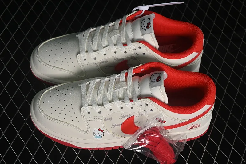 All Categories Nk SB Dunk Series Nk SB Dunk Low Low-top sneakers Hello Kitty x Nike SB Dunk Low White and red encounter High-end customization Low-top casual sneakers FV3694-011